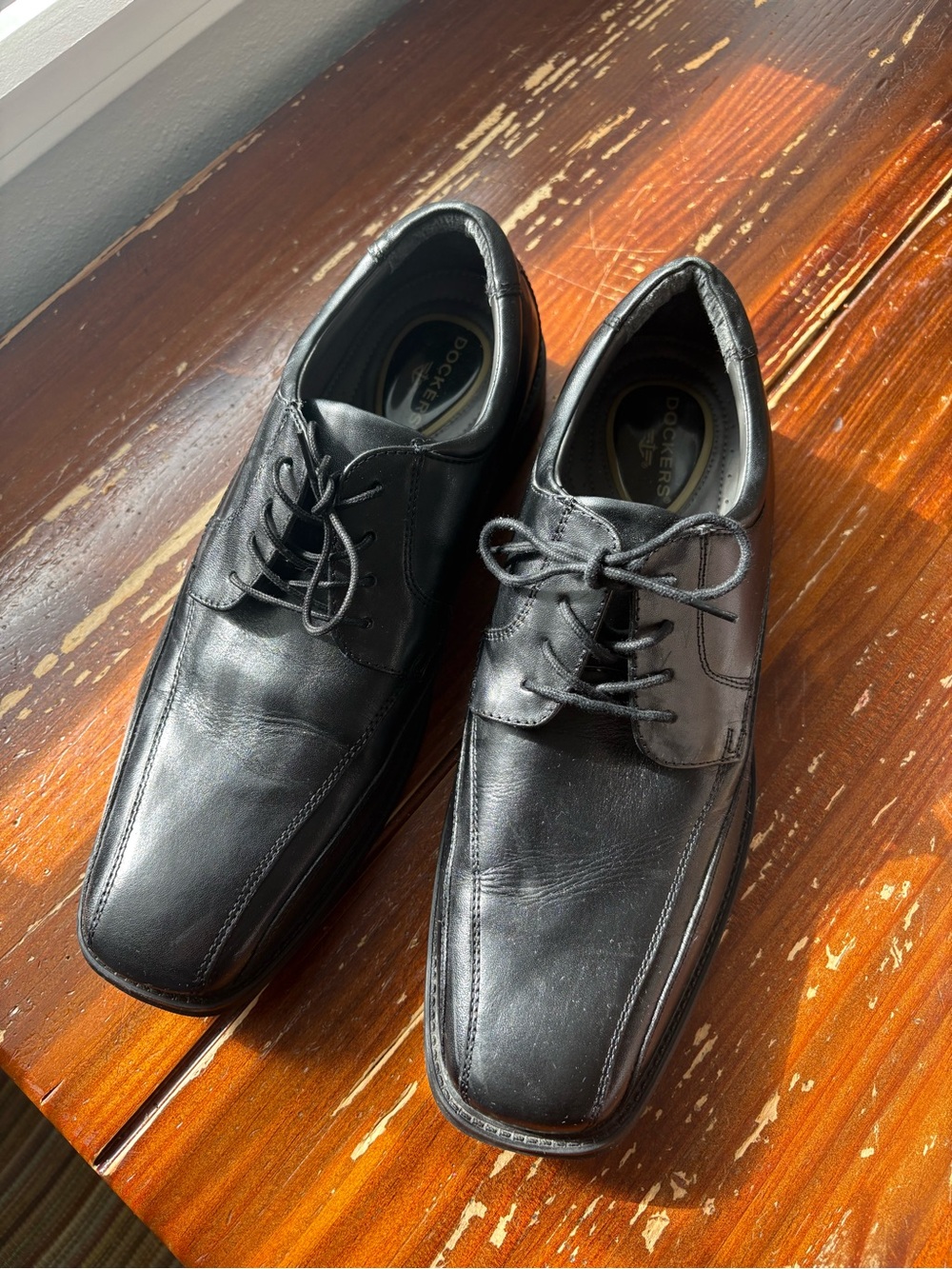 Dockers Men's Black Leather Lace-Up Oxfords